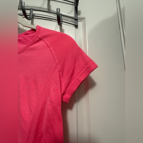 Athleta hot Neon Pink Fast Track Workout Tee women’s XS athleisure top seamless - Picture 5 of 15